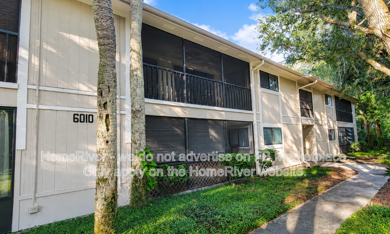 Temple Terrace Condo: 6010 Laketree Ln