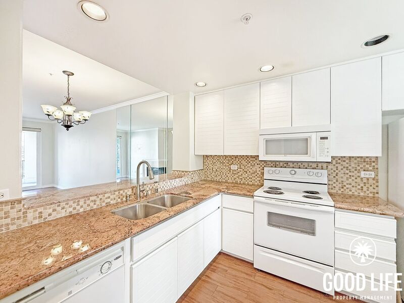 Irvine House: 2233 Martin