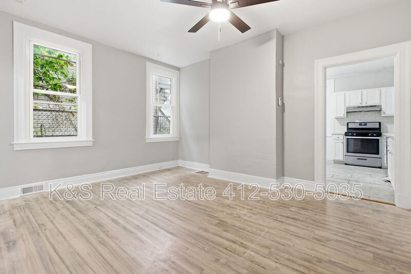 Pittsburgh House: 27 East Orchard Avenue