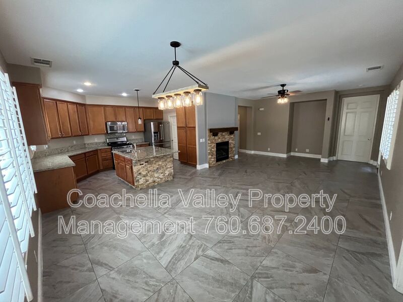 Coachella House: 83438 Todos Santos Ave