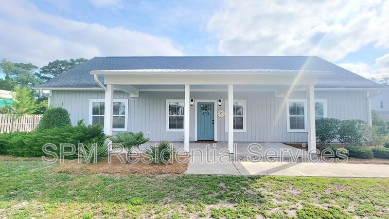 Wilmington House: 4721 College Acres Dr