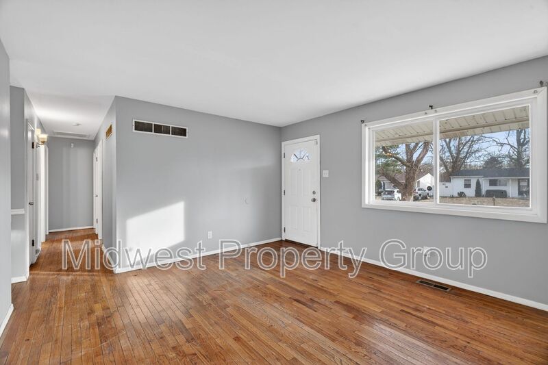 Saint Louis House: 1455 Redman Boulevard