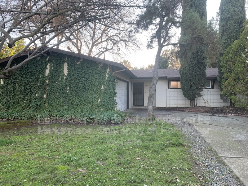 Roseville House: 2008 Polley Drive