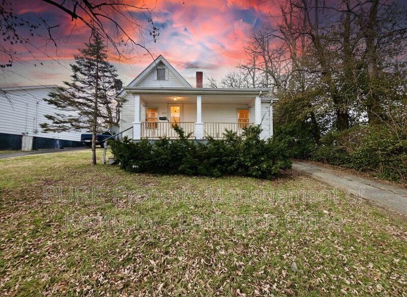 Harrodsburg House: 122 Magnolia Street