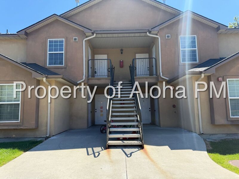 Meridian House: 1033 W. Pine Ave