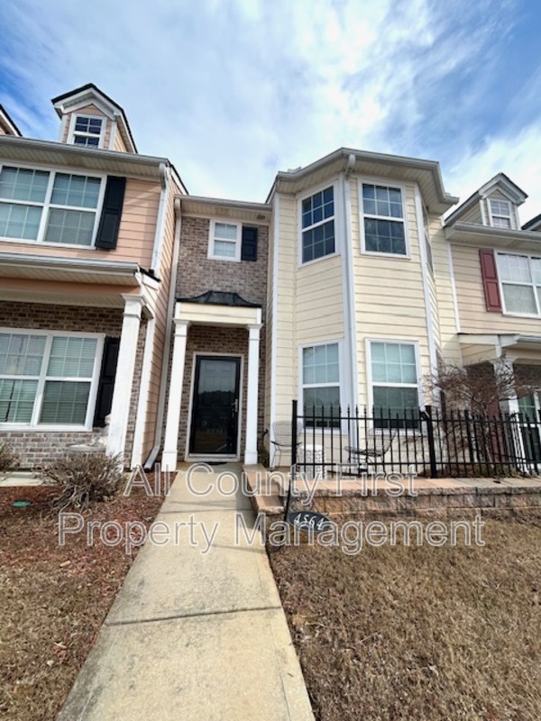 Atlanta House: 4564 Parkview Square