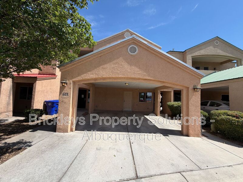Albuquerque House: 605 Benicia Lane SW