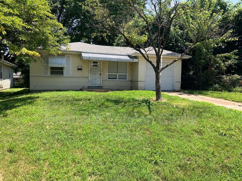 St. Louis House: 8708 Granada Place