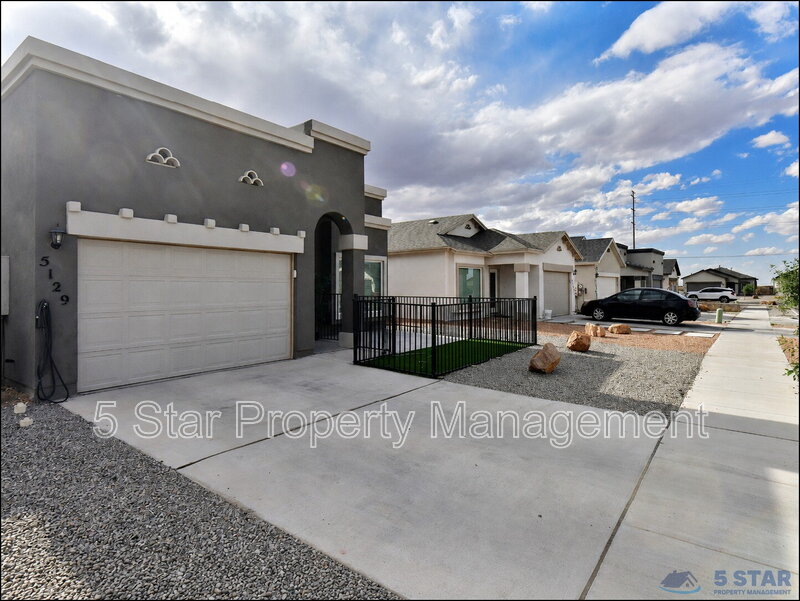 El Paso House: 5129 Rose Elise St !!