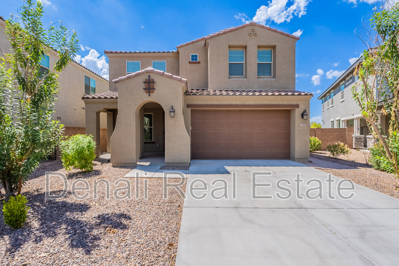 Surprise House: 13710 N. 174th Lane