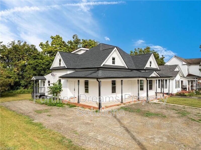 Reidsville House: 608 Montgomery St - Unit B