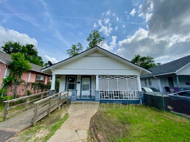 Shreveport House: 2725 Lillian