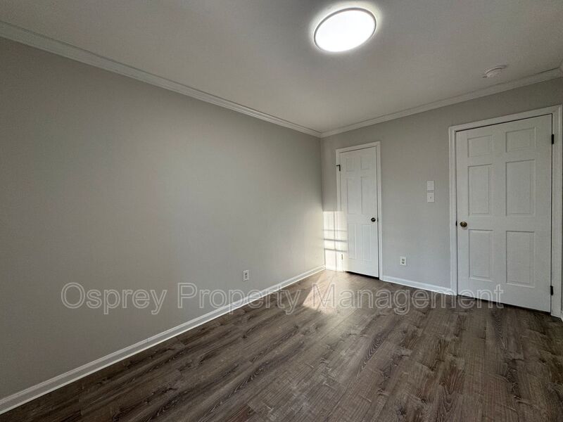 Charming, end-unit brick townhome! *ASK ABOUT OF ZERO DEPOSIT* - Photo 17
