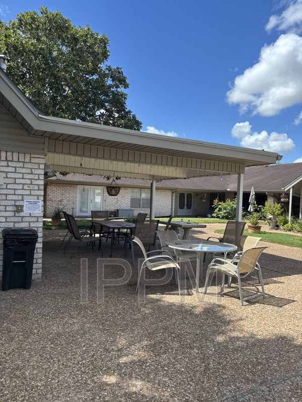 Harlingen House: 1500 Palm Valley Dr W