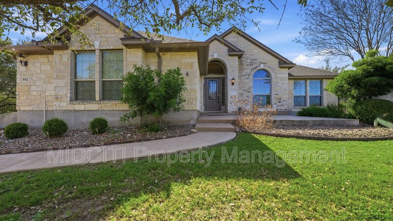 New Braunfels House: 842 Santa Cruz