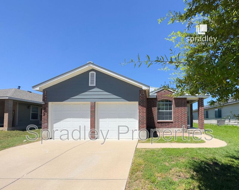 Temple House: 212 Avrshire Ln