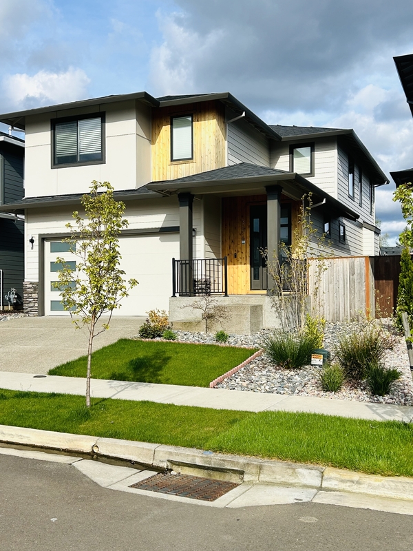 Gresham House: 3676 Southwest Tegart Lane