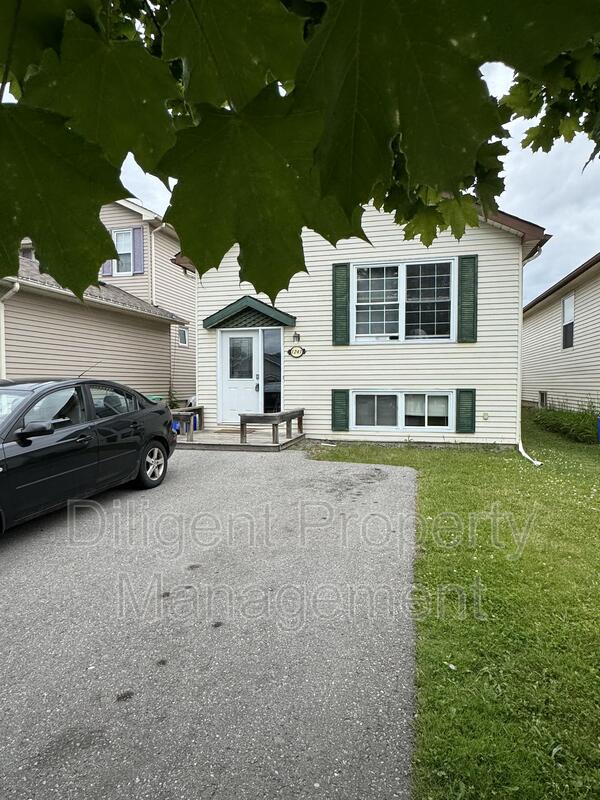 Peterborough House: 1241 Huntington Circle