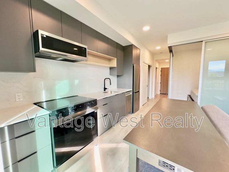 Kelowna Condo: 407-620 Coronation Ave