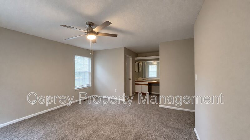 Spacious 3-Bedroom Corner-Unit Townhome with Private Patio in VB! - Photo 6