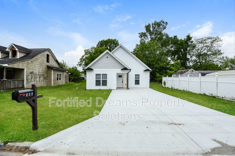 Thomasville House: 506 Dillon St