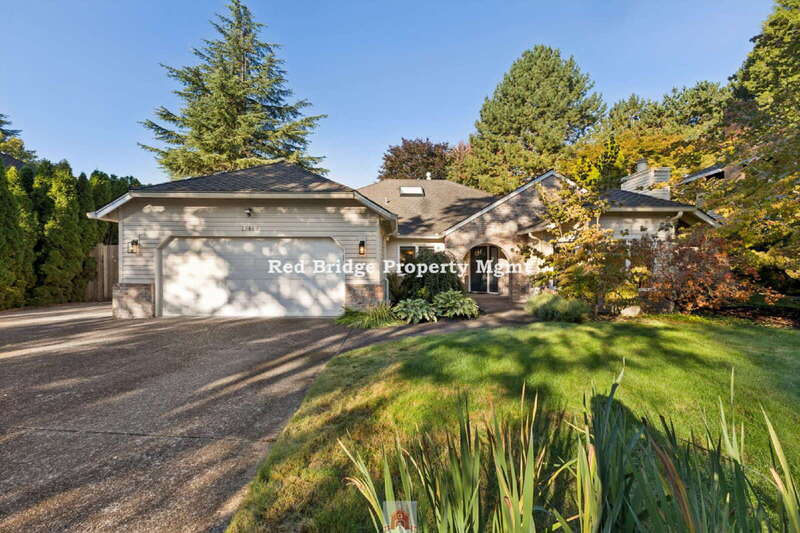 Lake Oswego House: 19469 SW Olson Avenue
