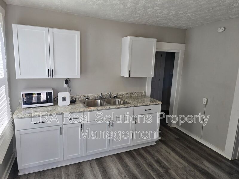 Cleveland Condo: 3607 Sackett Ave