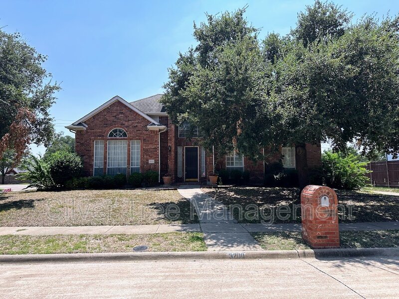 Plano House: 3200 Blenheim Court