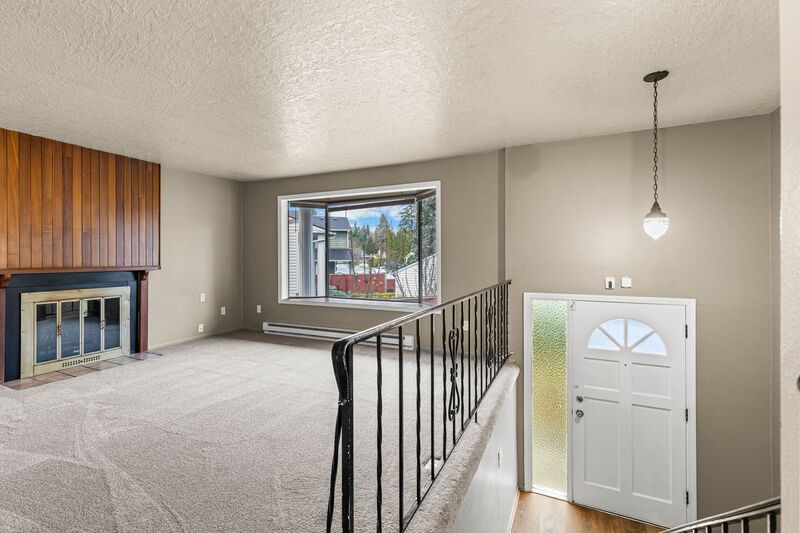 Portland Condo: 201 SE 176th Pl