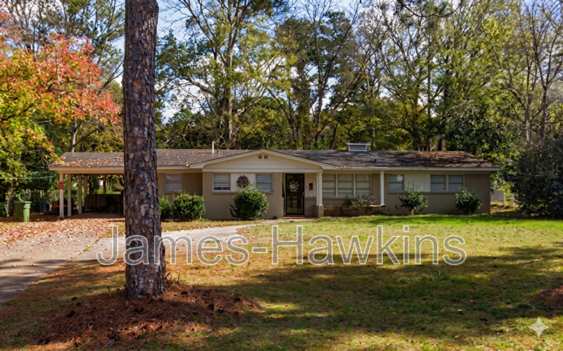 Montgomery House: 2633 Ashlawn Drive, Montgomery, AL 36111
