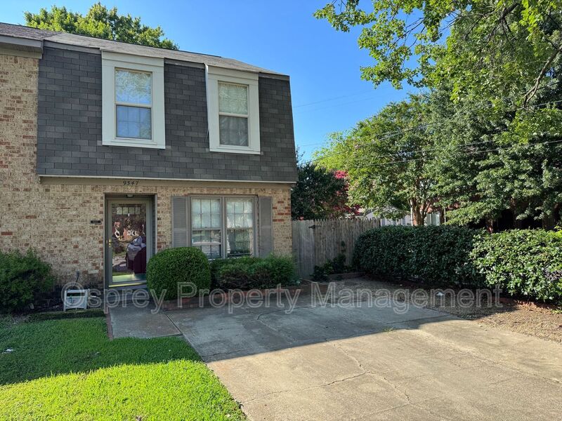 Charming 2-Bed, 2.5-Bath Home in Vibrant Norfolk   