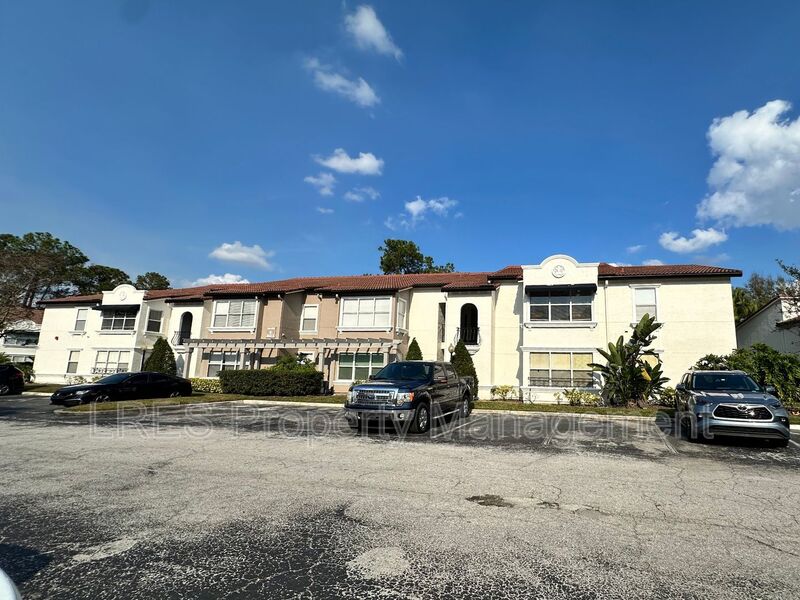 Orlando House: 5112 Conroy Rd