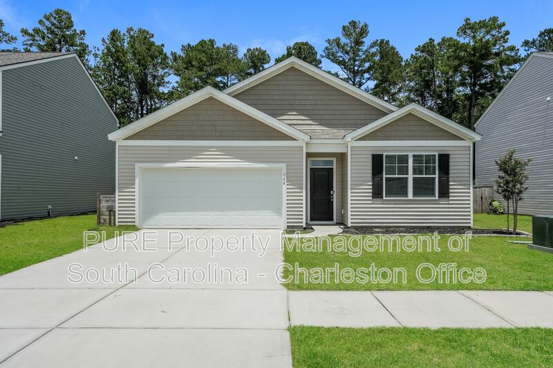 Summerville House: 142 Summit View Dr