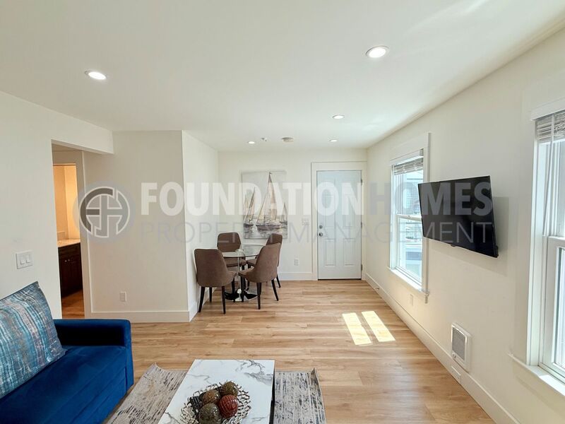 Sausalito Condo: 14 Princess Ln - Apt 2