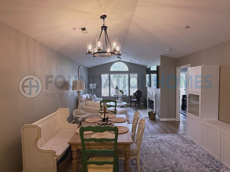 Novato House: 38 Bridle Path Ln