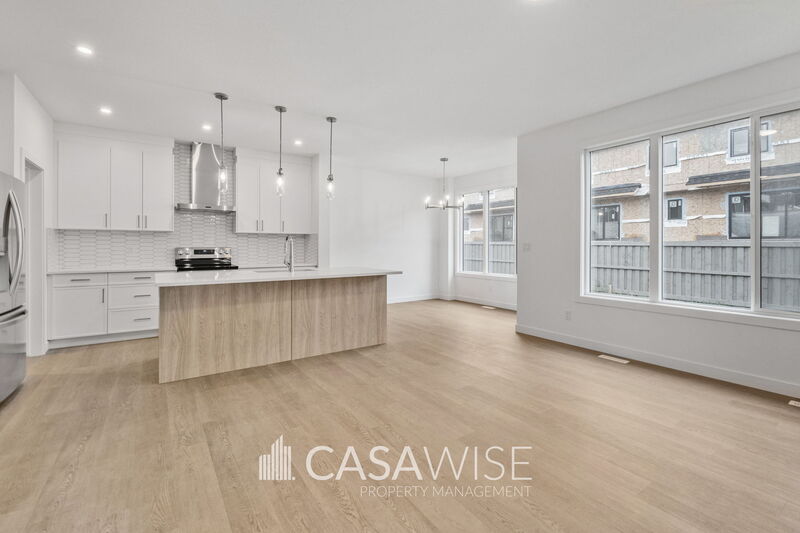 Edmonton House: 22128 94 Avenue Northwest