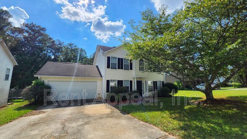 Lithonia House: 3049 Winding Grove Drive