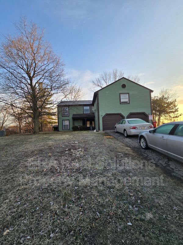 Grove City Condo: 3210 Independence Street