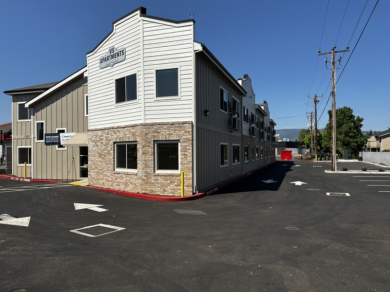 Medford Condo: 1935 Table Rock Rd