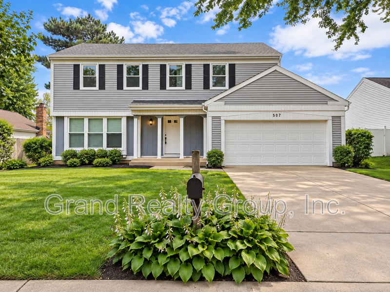 Vernon Hills House: 507 Exeter Place