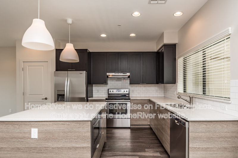 Tempe Townhome: 1000 W 5th St