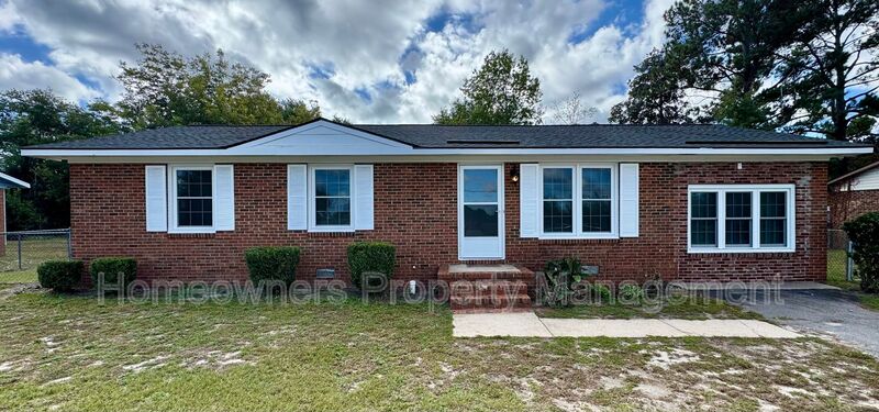 Spring Lake House: 703 Odell Rd