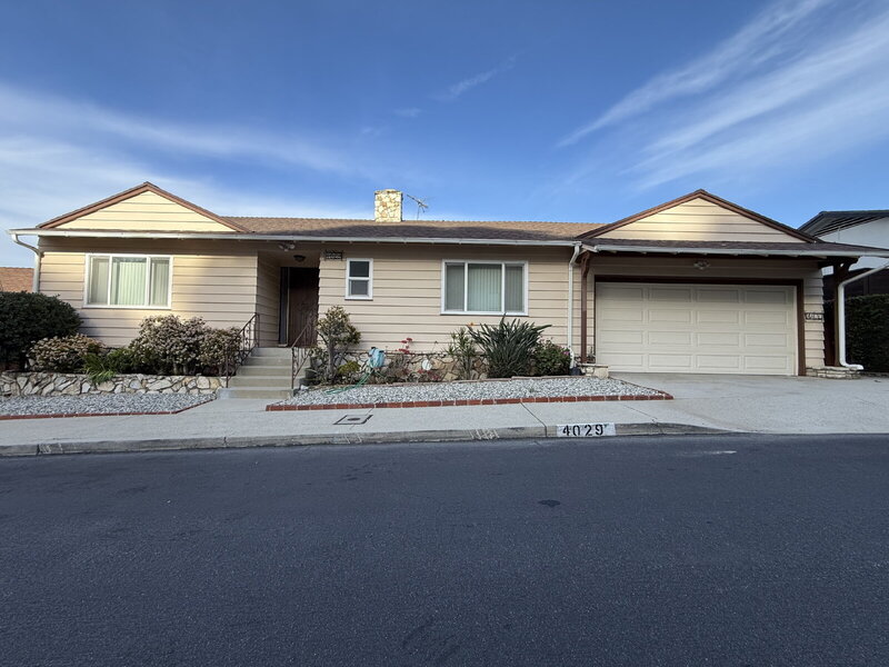 Baldwin Hills House: 4029 Don Diablo Drive