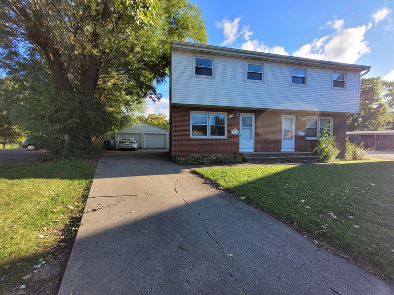 Neenah Condo: 1118 Melrose Court