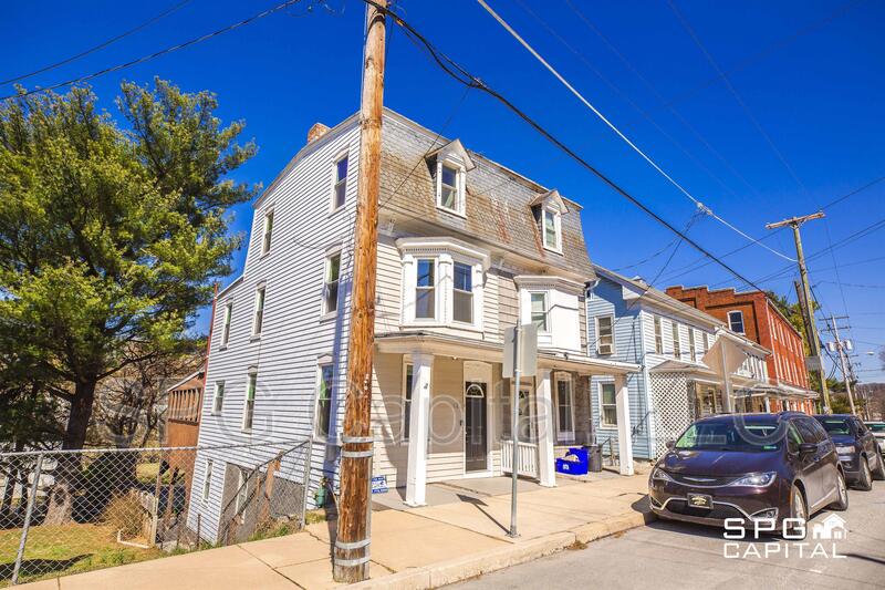 Windsor House: 12 East Main Street