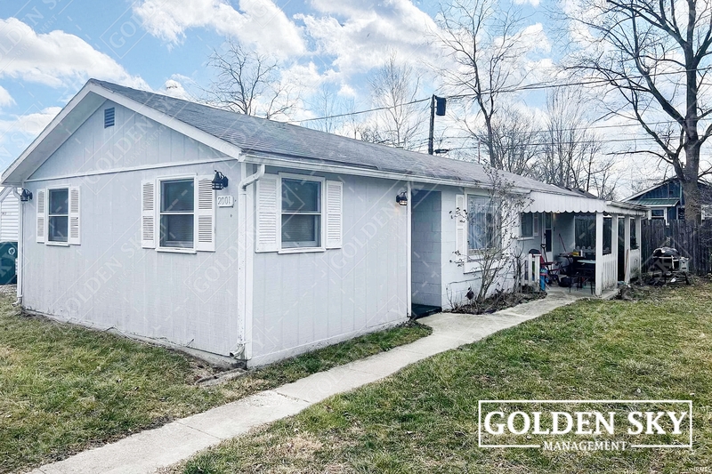 Muncie House: 2001 North Janney Avenue