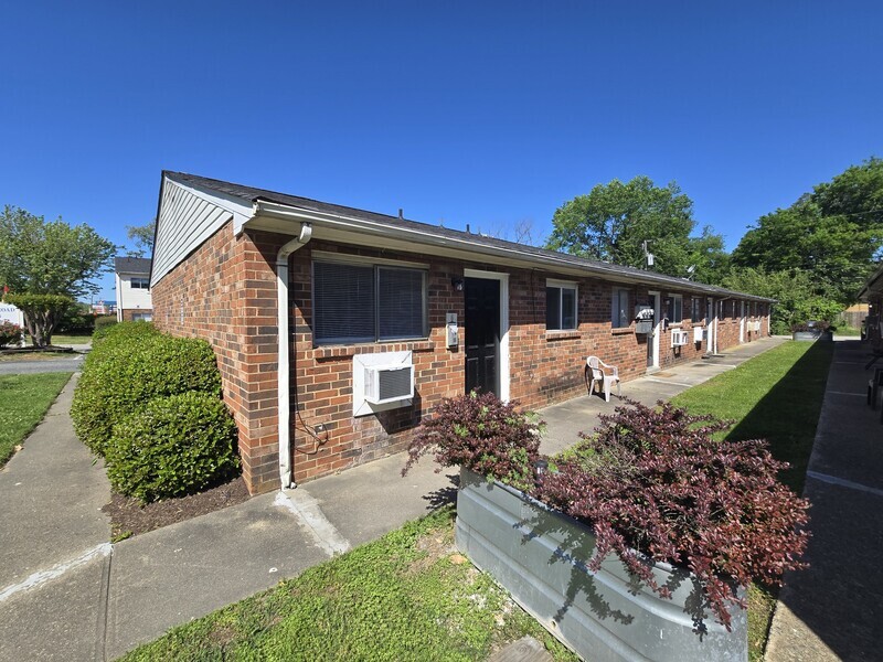 Henrico Condo: 1814 Williamsburg Rd