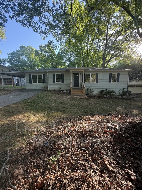 Centerpoint House: 424 Tupelo Way