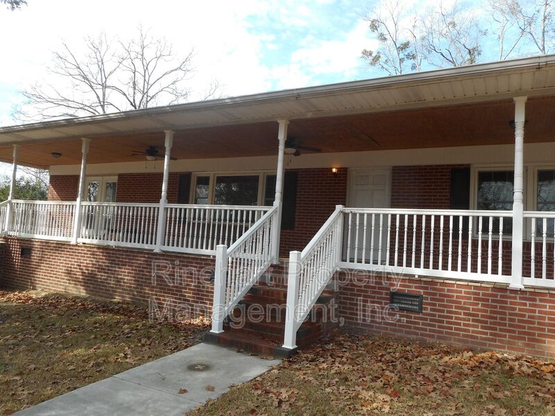 Rock Hill House: 3067 India Hook Road