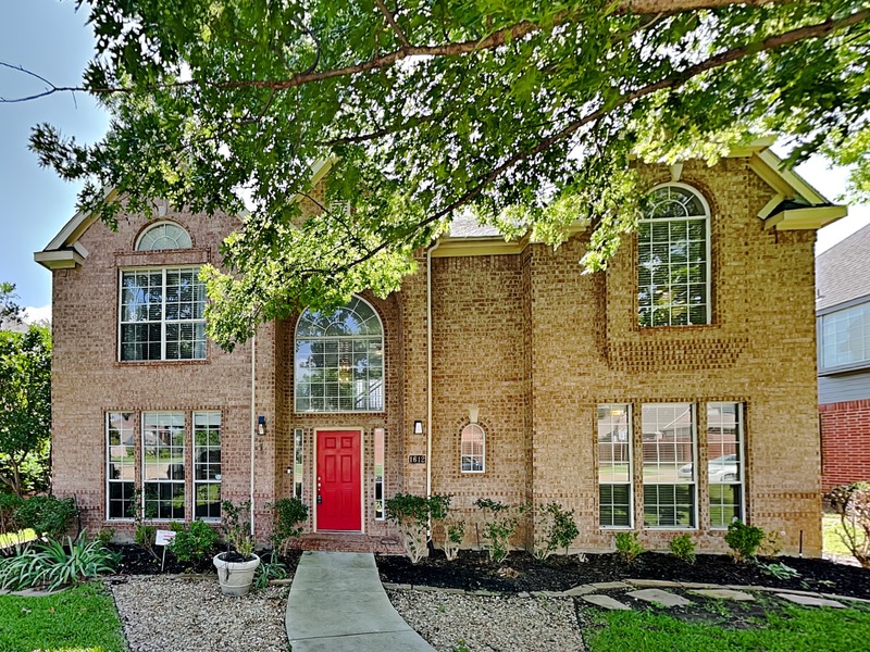 Plano House: 1612 Commerce Dr